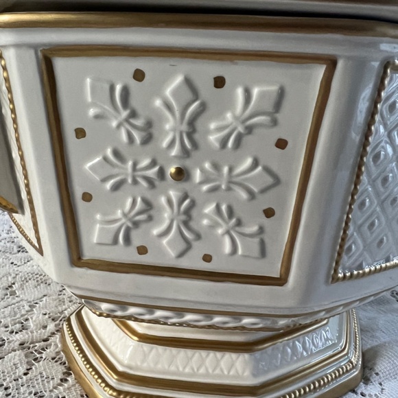 Stunning Fitz & Floyd 'Snowy Woods' Covered Soup Tureen - Picture 7 of 16